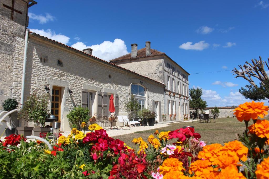 Logis de L'Arceau LArceau 96 Route du Pont de la Roche, 17520 Celles