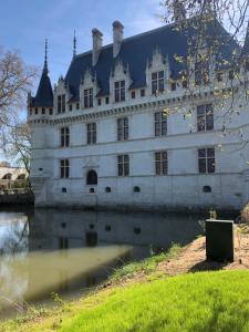 B&B / Chambre d'hôtes Logis du Lièvre d'or 11 bis impasse du Lièvre d'Or 37250 Montbazon Région Centre