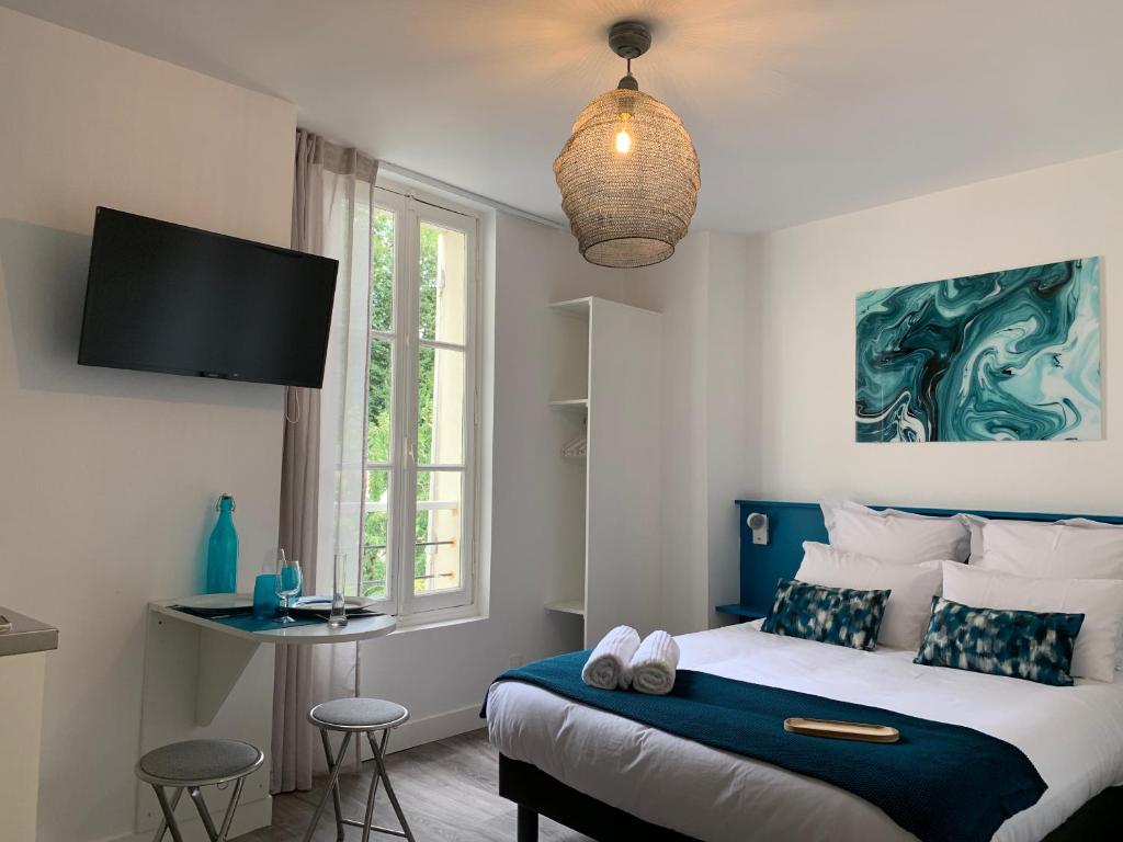 B&B / Chambre d'hôtes Logis St Joseph 41 rue Desjardins 49000 Angers