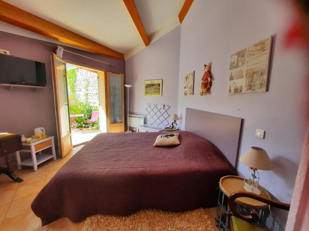 B&B / Chambre d'hôtes Louminai 18 Rue Haute Bourgade 26290 Donzère