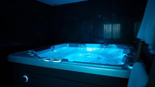 Love night Marseille jacuzzi