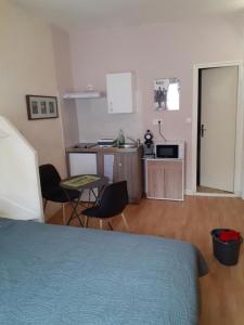 B&B / Chambre d'hôtes Ludotel 10 Rue Georges Girerd 01300 Belley Rhône-Alpes