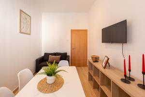 Luxury Palm Suites