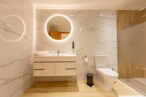 Luxury Palm Suites