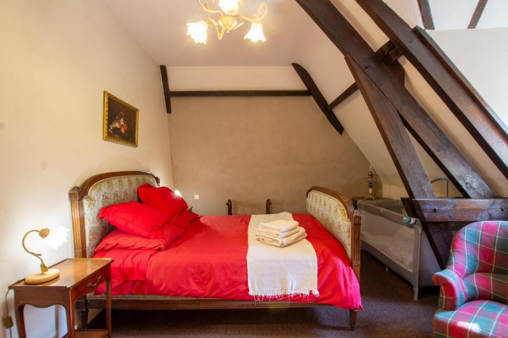 B&B / Chambre d'hôtes Maison Croix du Sud /Chambre Coquelicot 1065 Route des Châtaigniers 24380 Saint-Amand-de-Vergt