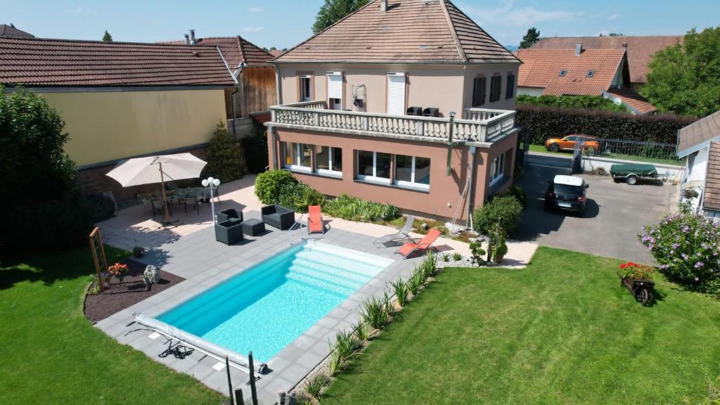 B&B / Chambre d'hôtes Maison Curiale 4, rue Curiale 90130 Montreux-Château