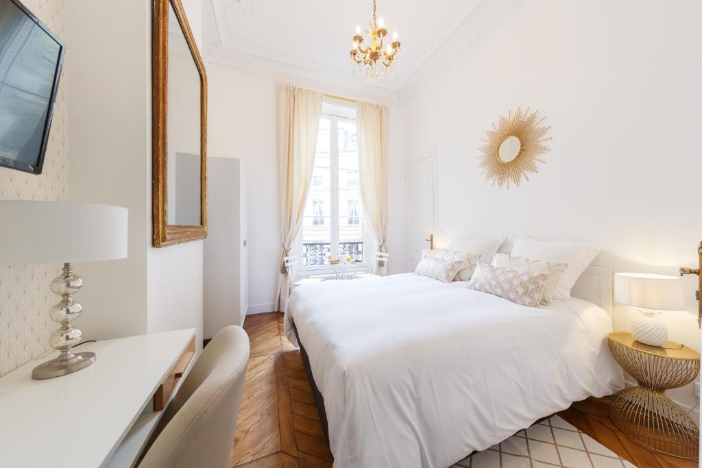 Maison de Lignières - Bed & Breakfast - Paris quartier Champs-Elysées Rue Galilée, 75116 Paris