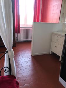 B&B / Chambre d'hôtes Maison des Ingénieurs 16, Quartier des Bureaux 30410 Molières-sur-Cèze Languedoc-Roussillon