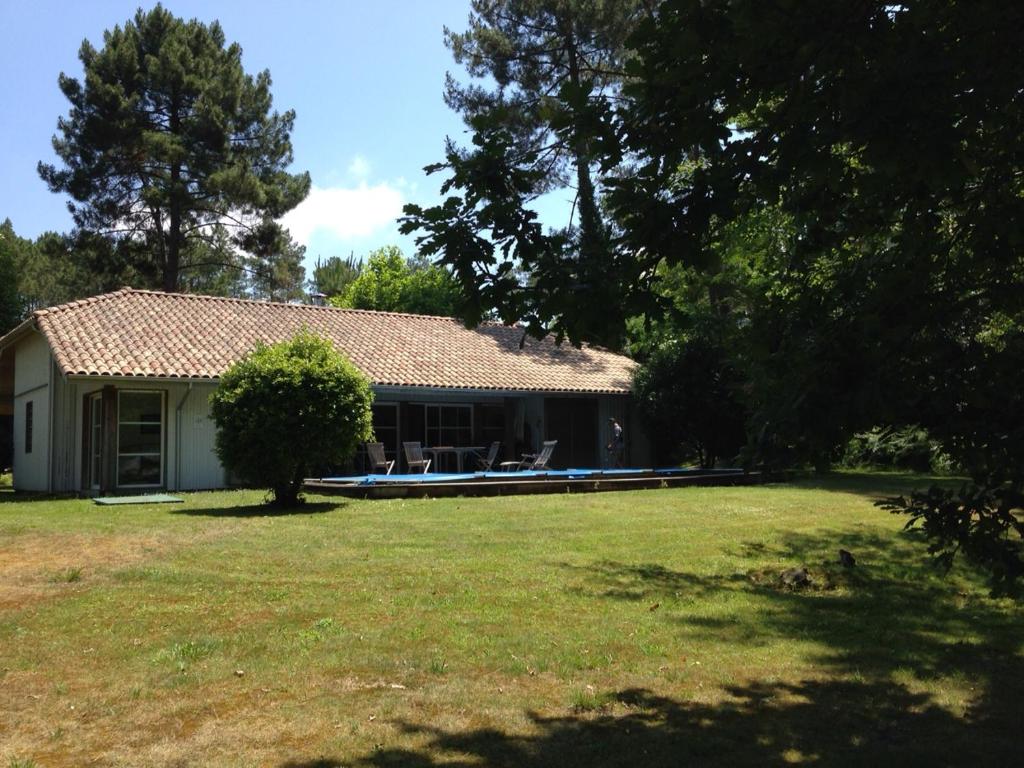Maison entière 4 lits 8 pl avec jacuzzi proche du safari de Peaugres