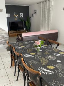 Maison entière 4 lits 8 pl avec jacuzzi proche du safari de Peaugres