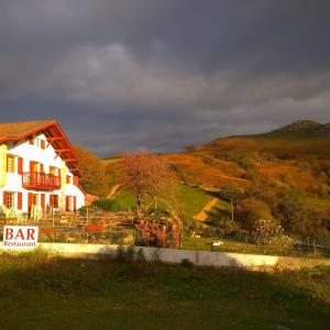 B&B / Chambre d'hôtes Maison Hordago Chambres d'hôtes Col de Lizarrieta 64310 Sare Aquitaine