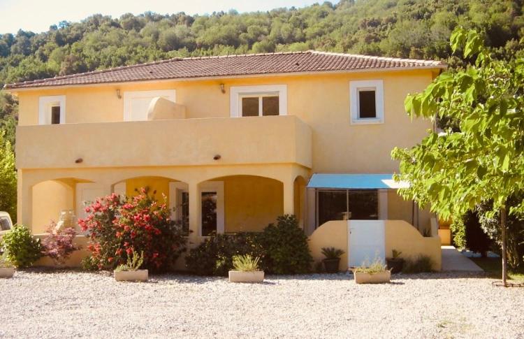 Maison LGBT des Monts Bleus