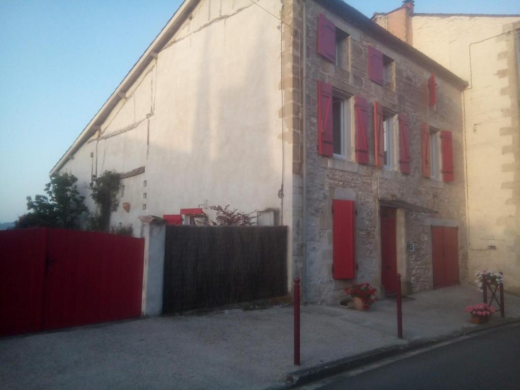 B&B / Chambre d'hôtes Maison LINDA Ch. d'hôte 1352 route du loup 47400 Grateloup