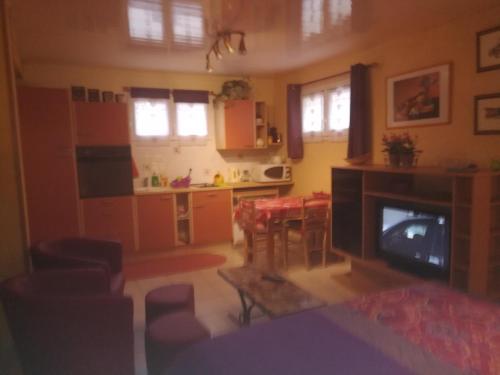 B&B / Chambre d'hôtes Maison 680 Route de terre carrée 73870 Montricher-le-Bochet Rhône-Alpes