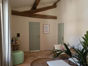 B&B / Chambre d'hôtes Maison Tinguett 5 Rue du Forgeron 34320 Néffiès Languedoc-Roussillon