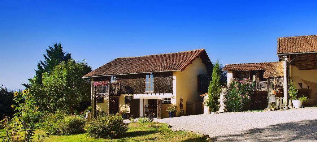 Maison Vue Pyrénées Impasse du Thomas, 32170 Sarraguzan