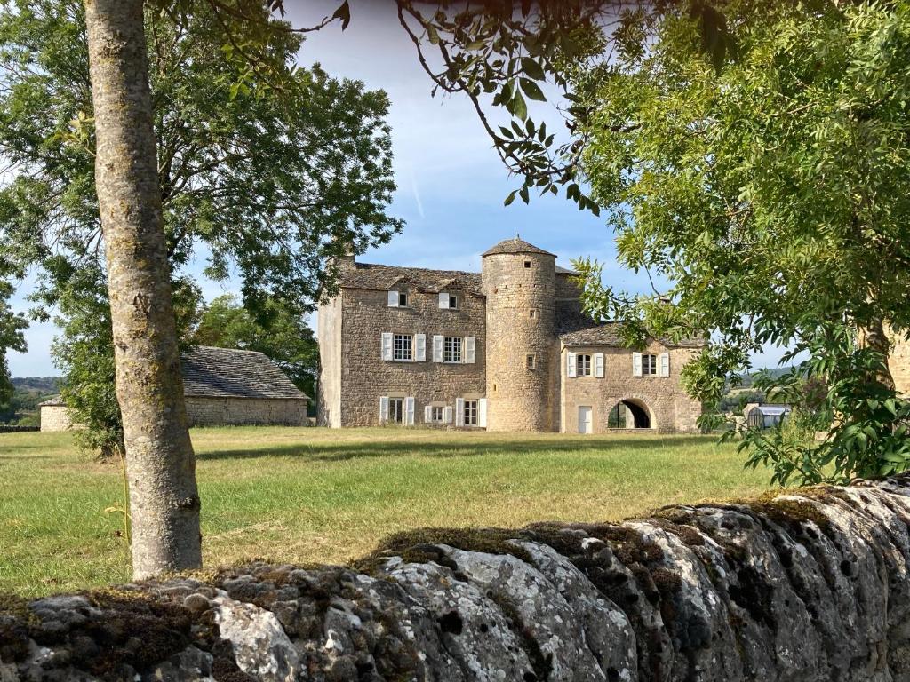 B&B / Chambre d'hôtes Manoir de Bessodes Bessodes le Vieux 12150 Recoules-Prévinquières