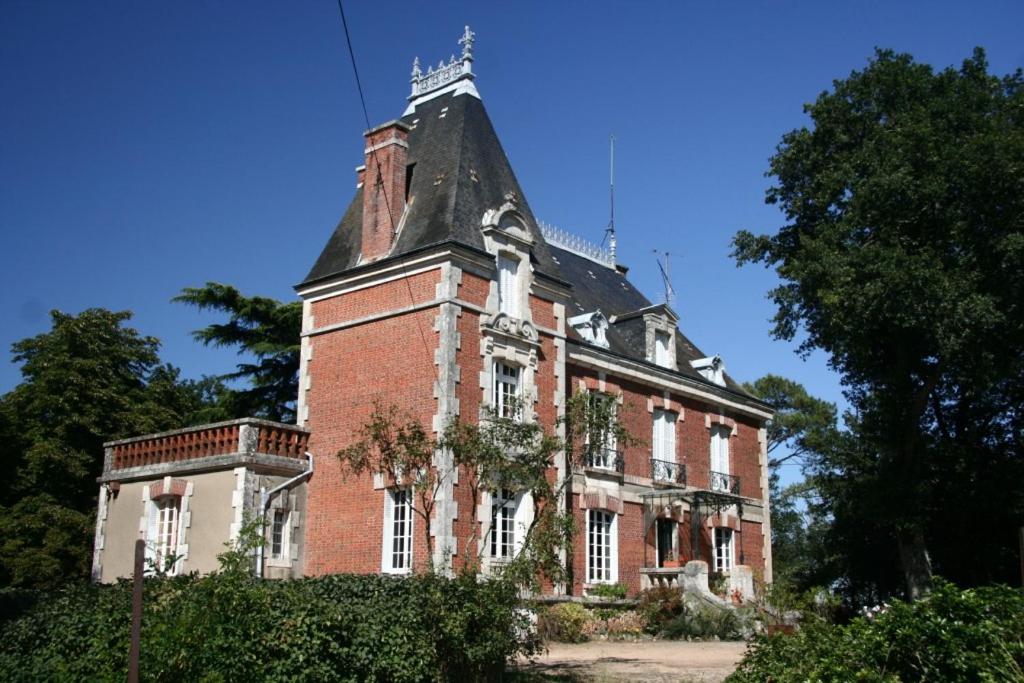 Manoir de la Loge manoir de la loge la montée nuret le ferron 36800, 36800 Grand Luc
