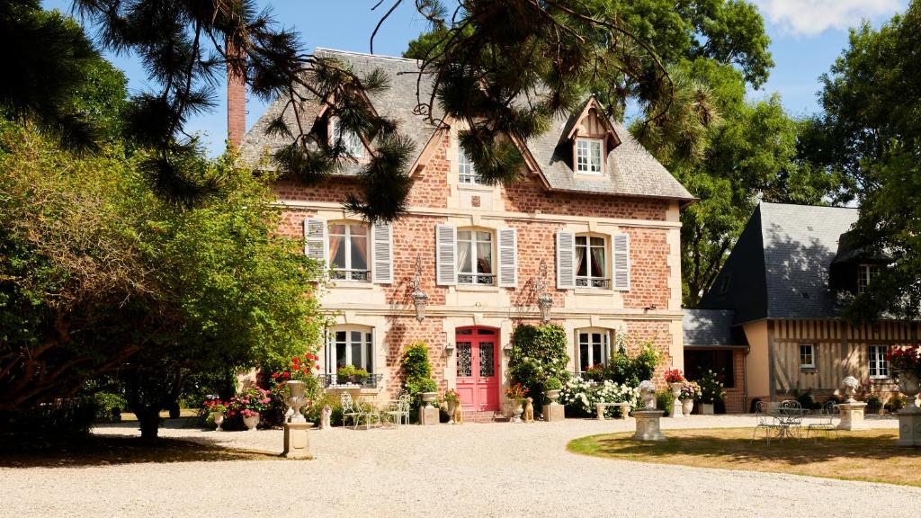 B&B / Chambre d'hôtes Manoir des Lions de Tourgéville Le Bourg Tourgeville 14800 Deauville