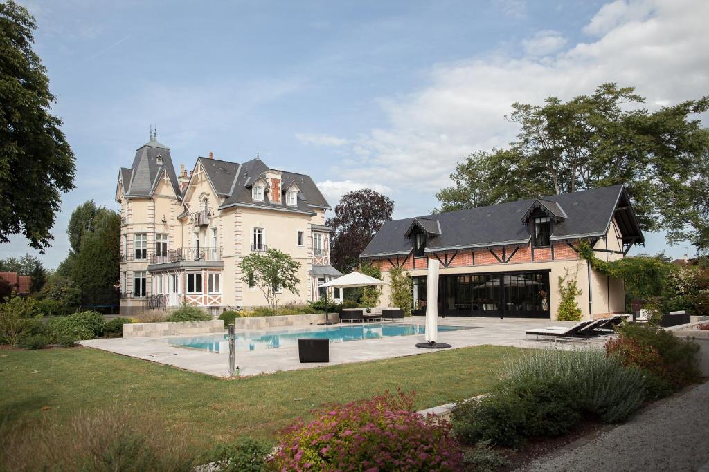 Manoir des Logis 33 grande allée des Logis, 72530 Yvré-lʼÉvêque