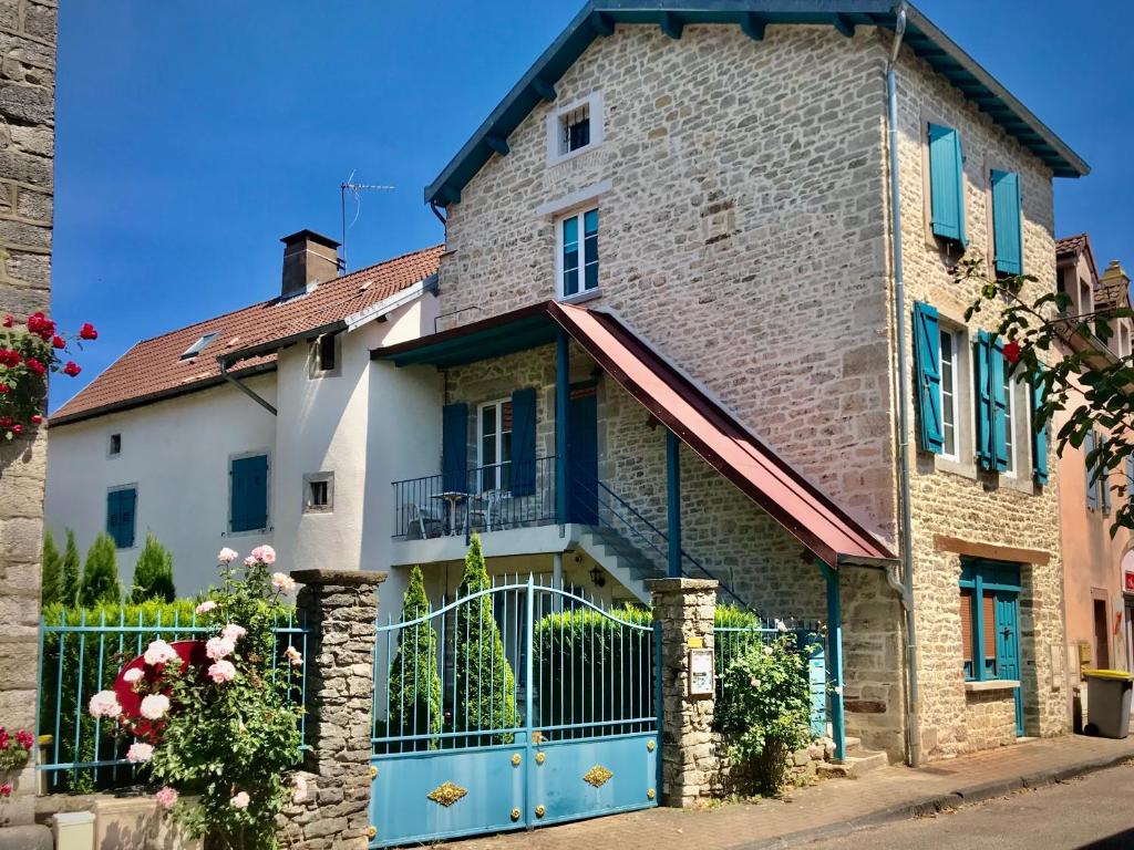 B&B / Chambre d'hôtes Manoir Saint-Pierre 23 Rue François de Grammont 70110 Villersexel