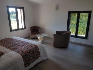 B&B / Chambre d'hôtes Mas Des Fugueyrolles 212 chemin des girardes 84300 Cavaillon Provence-Alpes-Côte d\'Azur