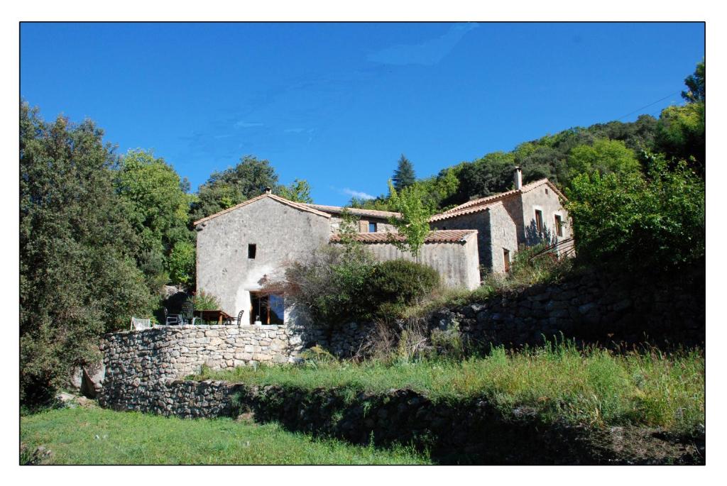 B&B / Chambre d'hôtes Mas des Nabières Route Col de la Croisette Mas des Nabières 30440 Saint-Martial