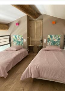 B&B / Chambre d'hôtes Mas Galinette 34 chemin du grand Barraly Mas Galinette 13670 Saint Andiol 13670 Saint-Andiol Provence-Alpes-Côte d\'Azur