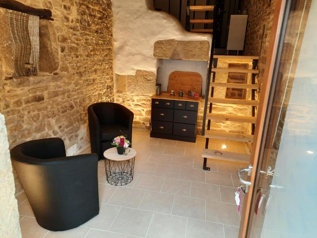 B&B / Chambre d'hôtes Mill D'Arx Aux Noyers 71250 Château