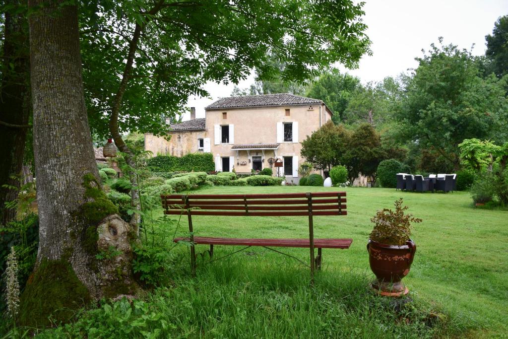 B&B / Chambre d'hôtes Moulin De Ladausse Ladausse 47150 Monflanquin