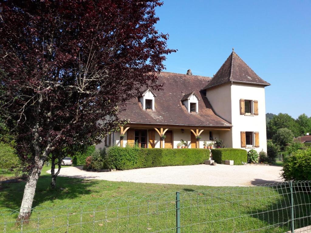 B&B / Chambre d'hôtes Moulin de Latouille Le moulin de Latouille 46400 Latouille-Lentillac