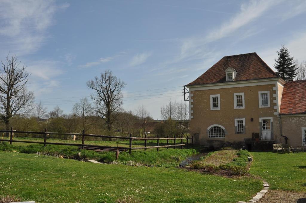 B&B / Chambre d'hôtes Moulin de morance Moulin de Morance 72220 Écommoy