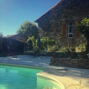 B&B / Chambre d'hôtes No 6 6 Le Desert 87230 Dournazac Limousin