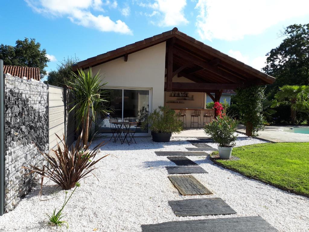 B&B / Chambre d'hôtes O'PINTXO 202 route la chenaie 40110 Onesse-et-Laharie