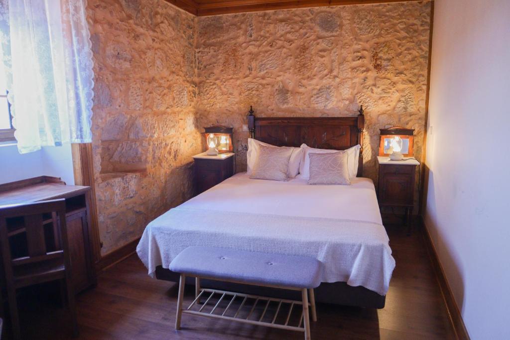 B&B / Chambre d'hôtes O Pombal EM 564 Estrada Principal 372 2380-171 Alcanena