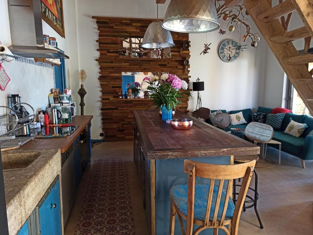 B&B / Chambre d'hôtes Ô Rêves Ailleurs 74 avenue du port 83270 Saint-Cyr-sur-Mer