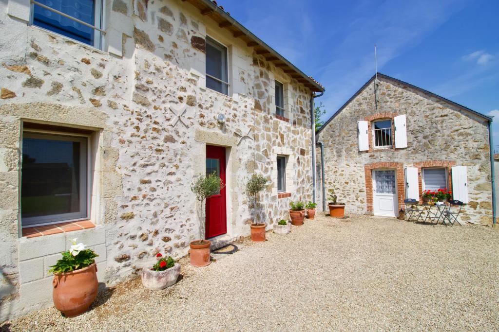 B&B / Chambre d'hôtes O Trois Oliviers 6 Rue des Vignes 79600 Louin