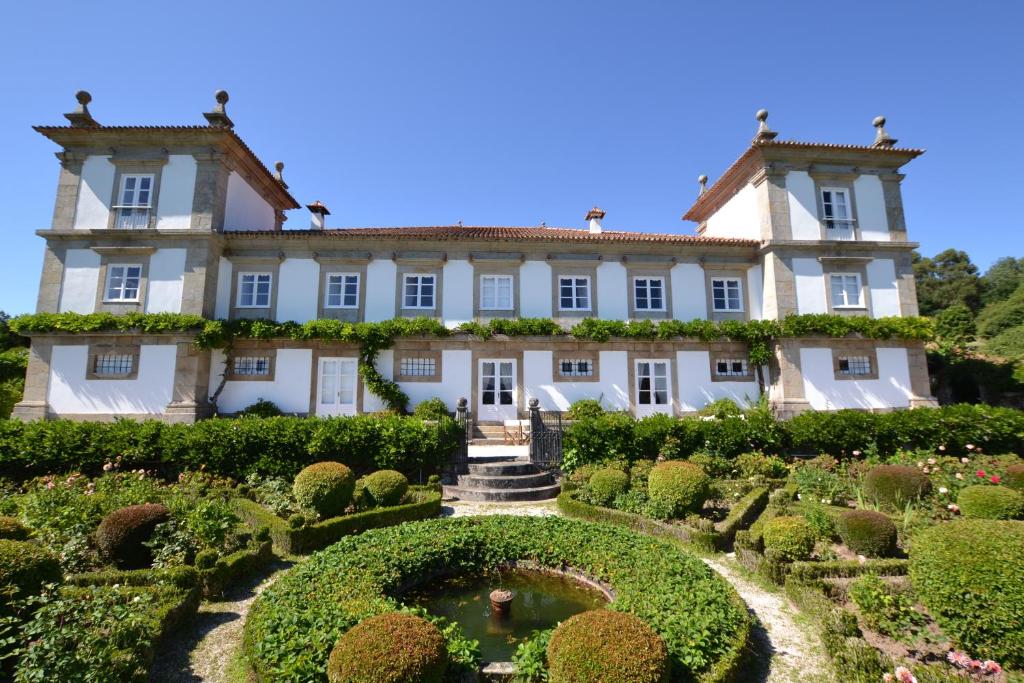 B&B / Chambre d'hôtes Paço de Calheiros - Turismo de Habitação Calheiros 4990-575 Ponte de Lima