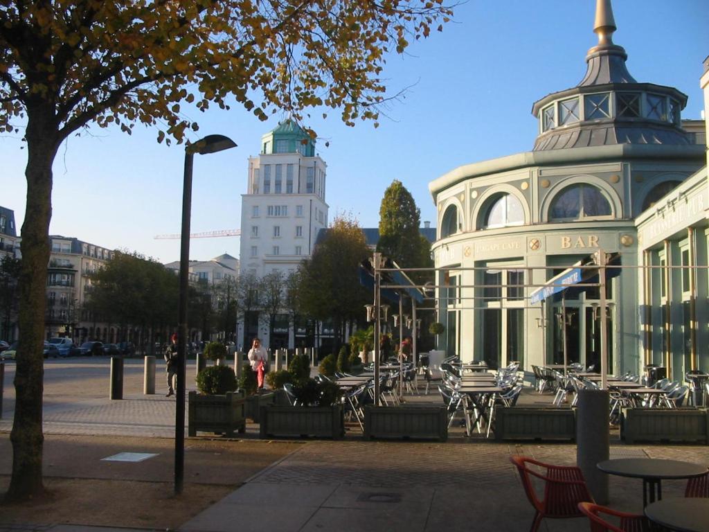 Paris à 7 minutes chambre hôte tous commerce parking privé avec supplément 94270 Le Kremlin-Bicêtre