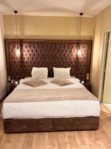 B&B / Chambre d'hôtes Paris Luxury Guest House - CDG Aéroport 23 B RUE JEAN MOULIN 95700 Roissy-en-France Île-de-France