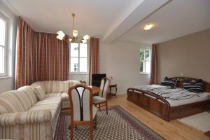 B&B / Chambre d'hôtes Parkhotel Ebersdorf Parkstraße 6 07929 Saalburg Thuringe