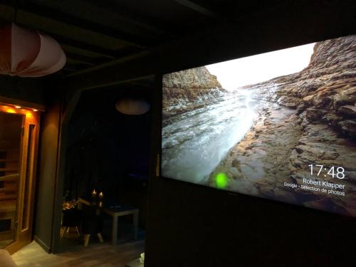 PAUSE NATURE Chambre avec SPA, SAUNA, HAMMAM SHOWER et STREAMING