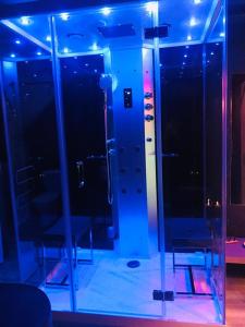 PAUSE NATURE Chambre avec SPA, SAUNA, HAMMAM SHOWER et STREAMING