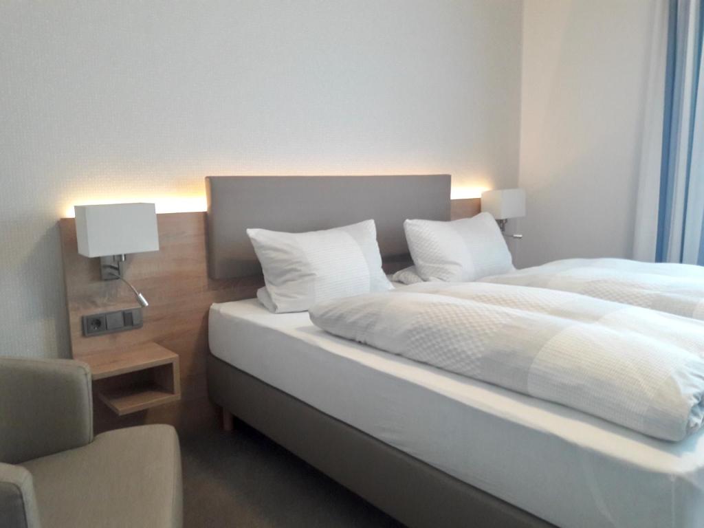 B&B / Chambre d'hôtes Pension Dirkschnieder 18 Flugplatzstraße 33758 Schloß Holte-Stukenbrock