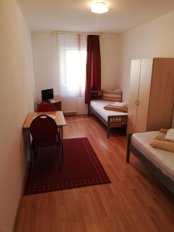 B&B / Chambre d'hôtes Pension Feldschlössl 69 Theodor-Heuss-Straße 85055 Ingolstadt