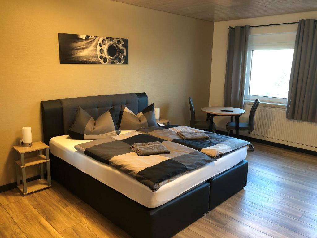 Pension Flying Ranch Am Flugplatz 1, 99625 Dermsdorf