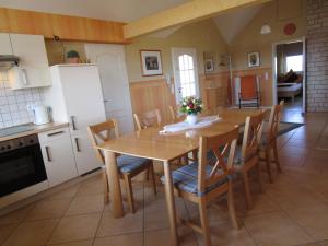 B&B / Chambre d'hôtes Pension Kölzer Windorfer Straße 8 56290 Mörsdorf Rhénanie-Palatinat