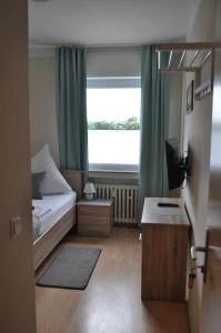 B&B / Chambre d'hôtes Pension Waldblick An der Bummannsburg 2 59192 Bergkamen Rhénanie du Nord - Westphalie