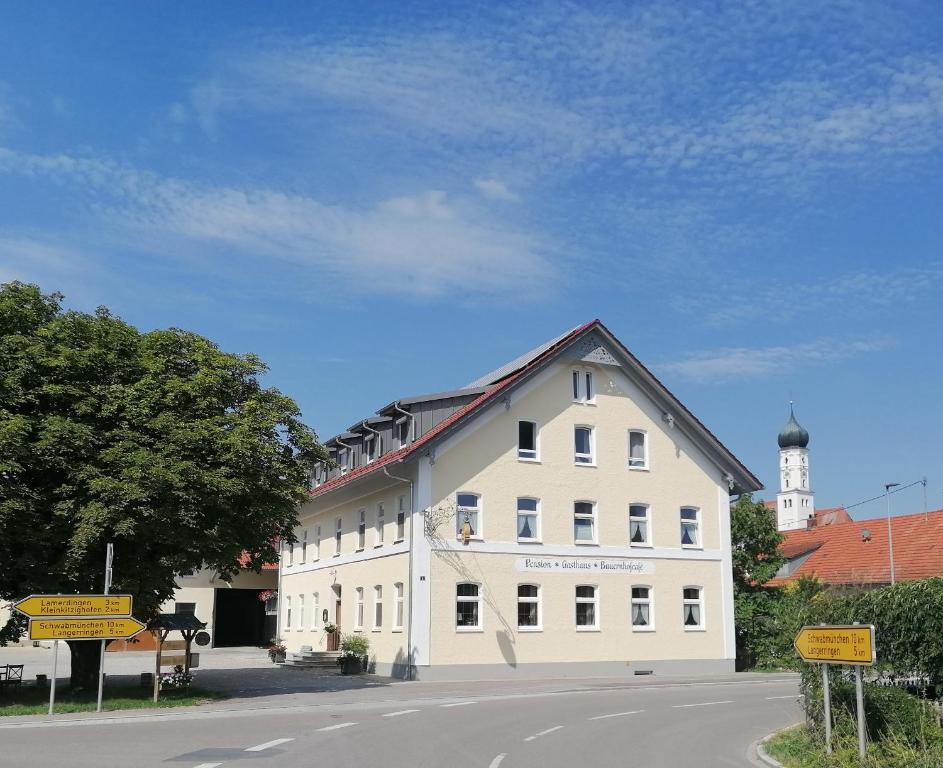 Pension zum Bären 1 Singoldstraße, 86853 Langerringen