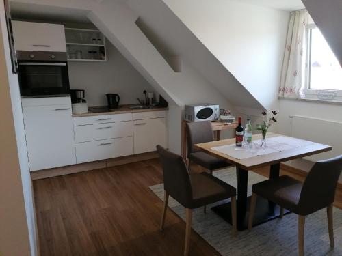 B&B / Chambre d'hôtes Pension zum Bären 1 Singoldstraße 86853 Langerringen Bavière